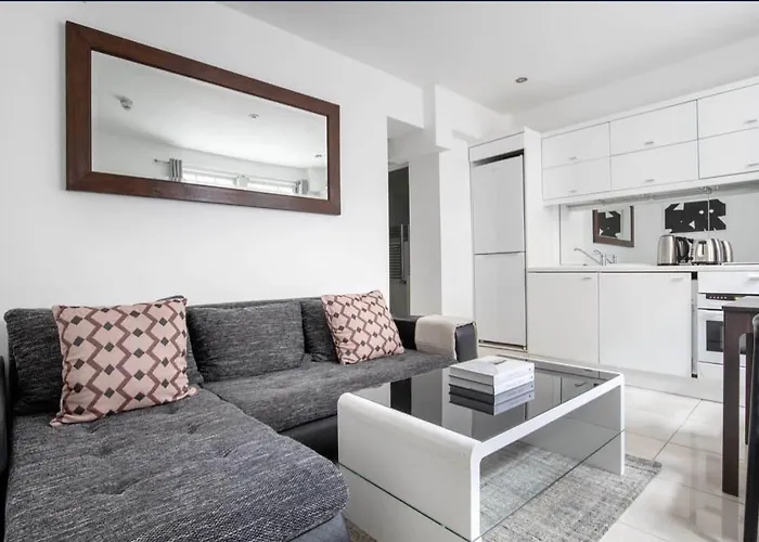 Londwell Paddington & Hyde Park Apartment